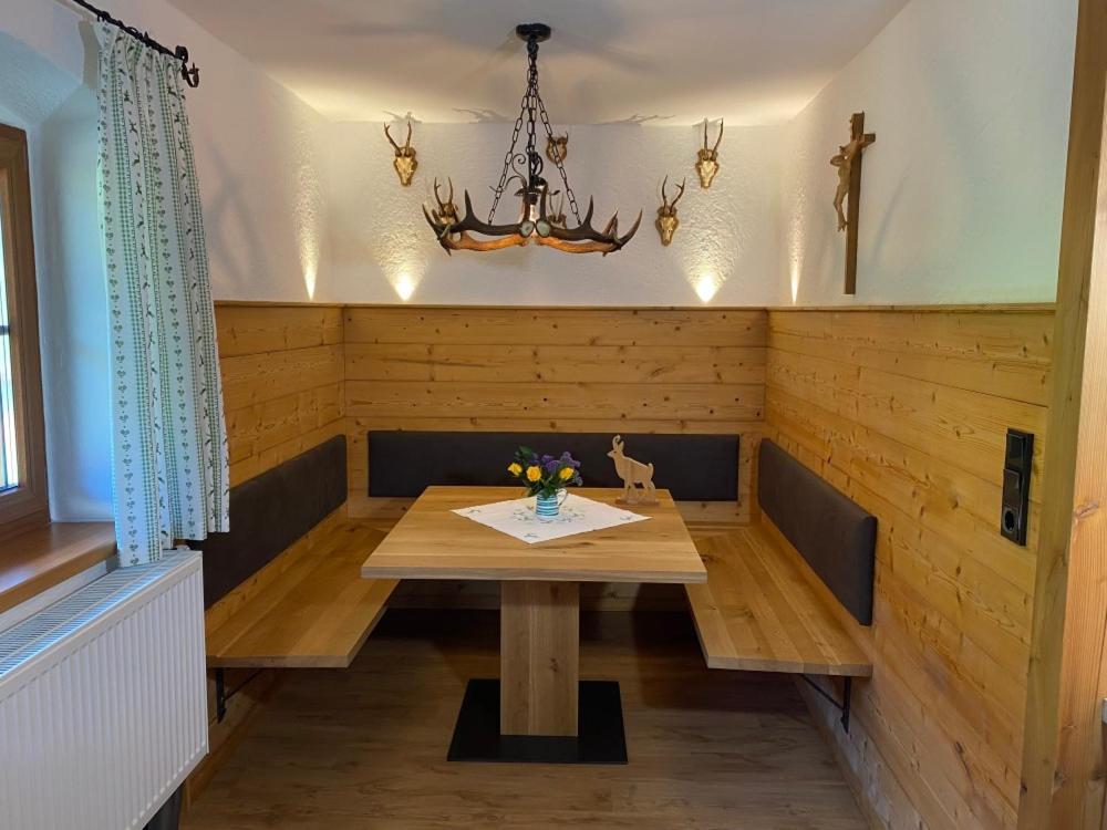 Ferienwohnung Jagdhaeusl ベルナウ・アム・キームゼー エクステリア 写真